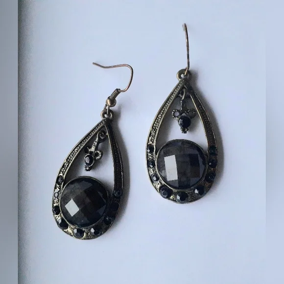 3/$20! Victorian-style bronze dangle jewelled statement earrings dark stones - Picture 6 of 9